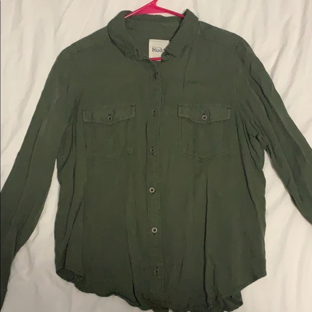Long sleeve green button up shirt